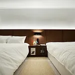 Sound Stay, 1 Minute Walk From Sillim Station, Netflix, 2 Queen-Sized Beds, Hongdae 20 Minutes, Remodeling