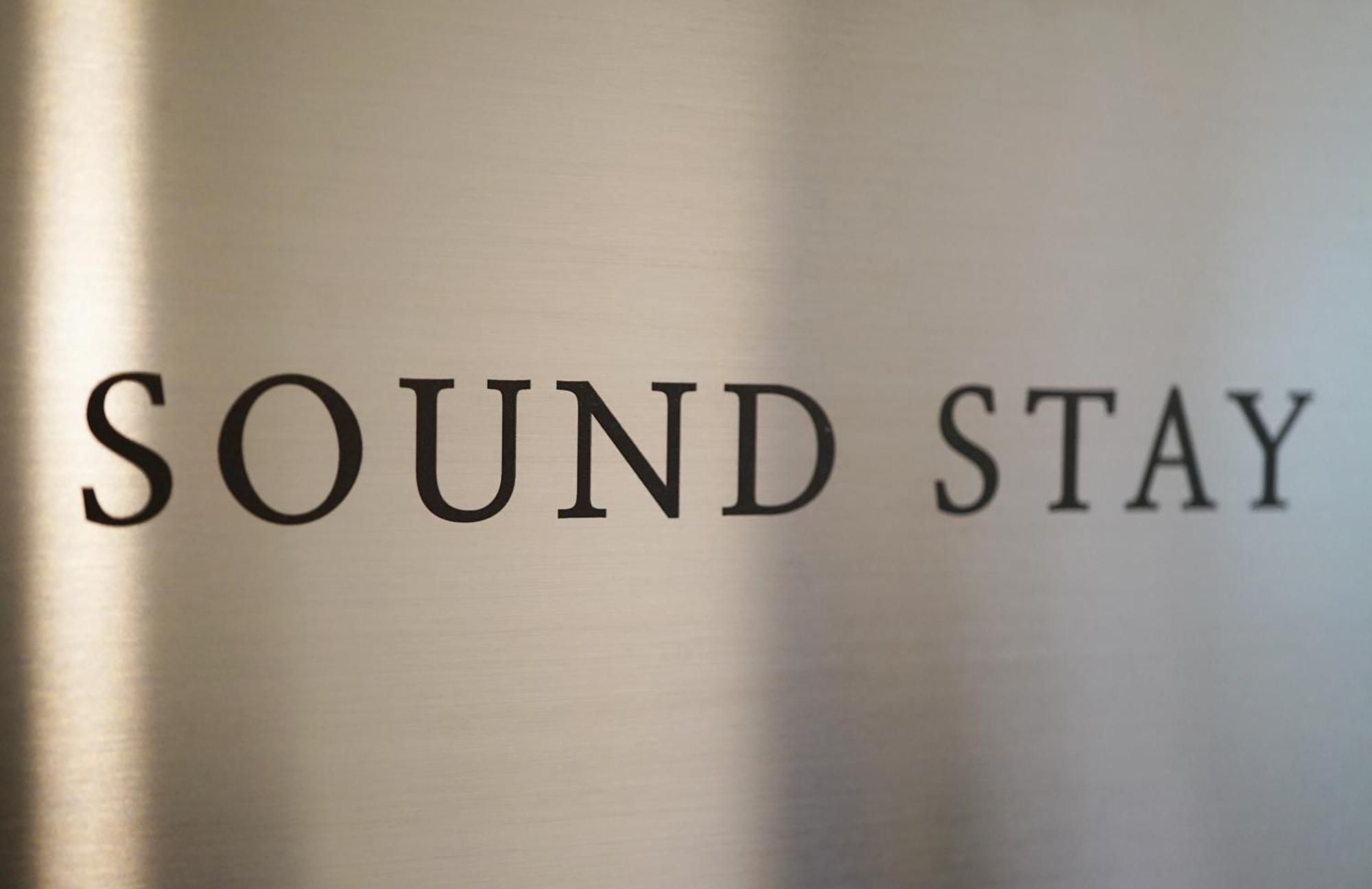 Villa Sound Stay, 1 Minute Walk From Sillim Station, Netflix, 2 Queen-sized Beds, Hongdae 20 Minutes, Remodeling *