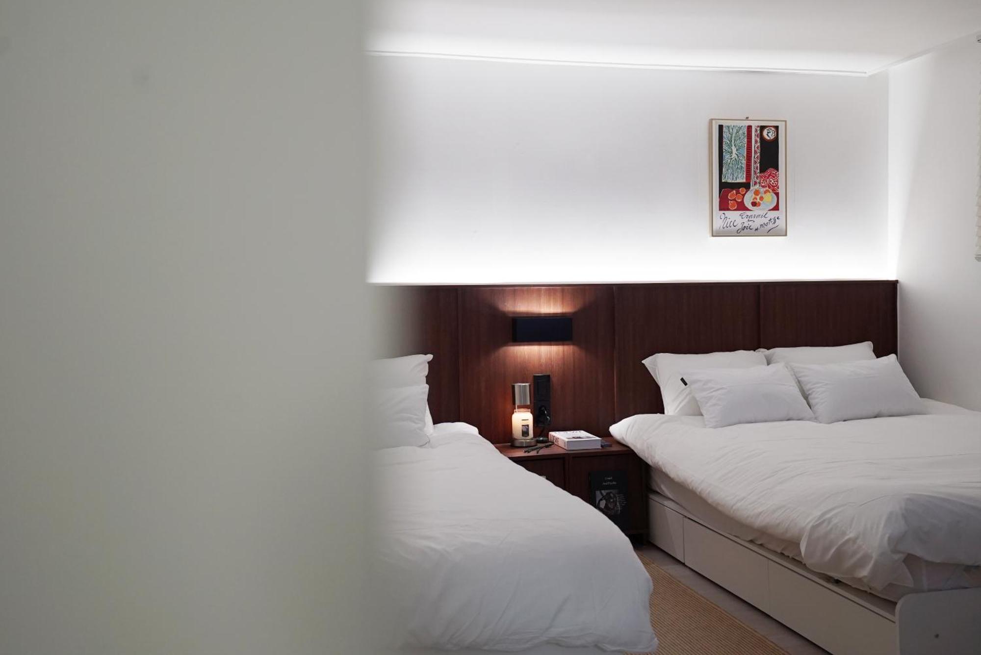 Sound Stay, 1 Minute Walk From Sillim Station, Netflix, 2 Queen-sized Beds, Hongdae 20 Minutes, Remodeling * Seoul