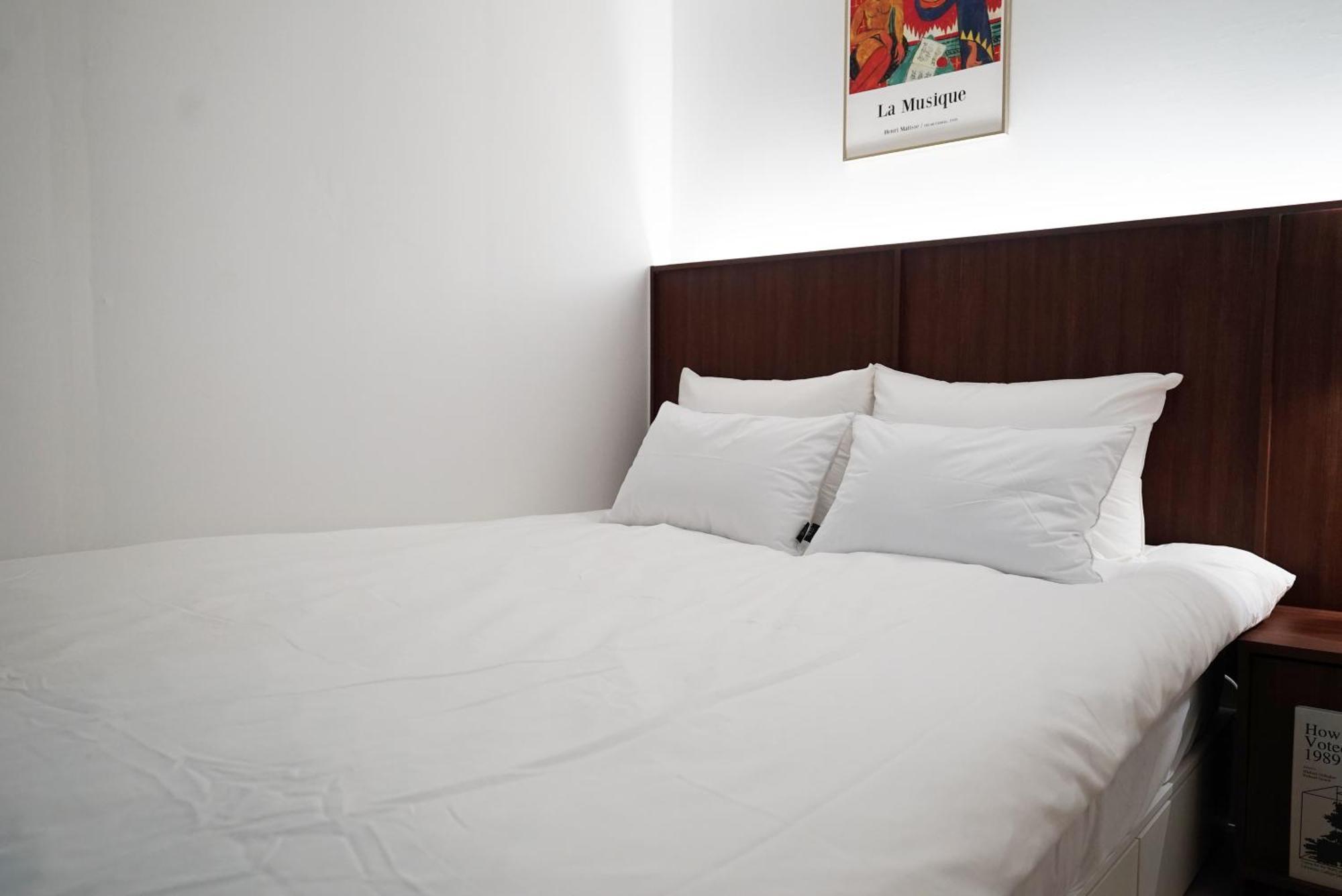 Sound Stay, 1 Minute Walk From Sillim Station, Netflix, 2 Queen-sized Beds, Hongdae 20 Minutes, Remodeling *